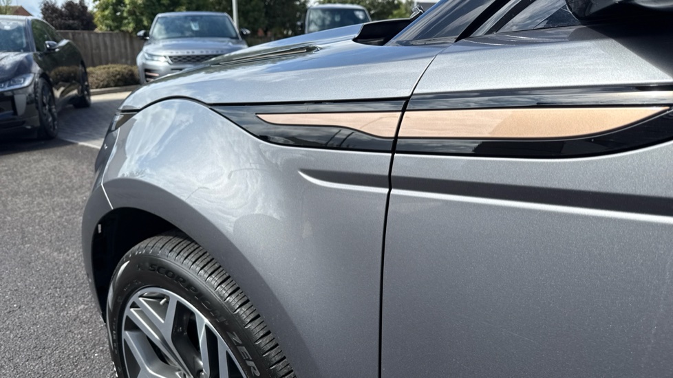 Land Rover Range Rover Evoque 1.5 P300e R-Dynamic HSE 5dr Auto Hatchback - Image 20