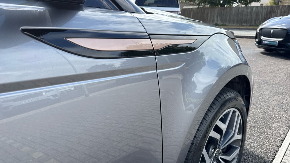 Land Rover Range Rover Evoque 1.5 P300e R-Dynamic HSE 5dr Auto Hatchback - Image 24