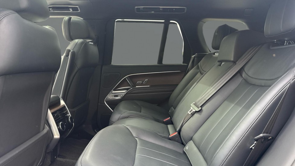Land Rover Range Rover 3.0 D350 Autobiography 4dr Auto Diesel Estate - Image 4