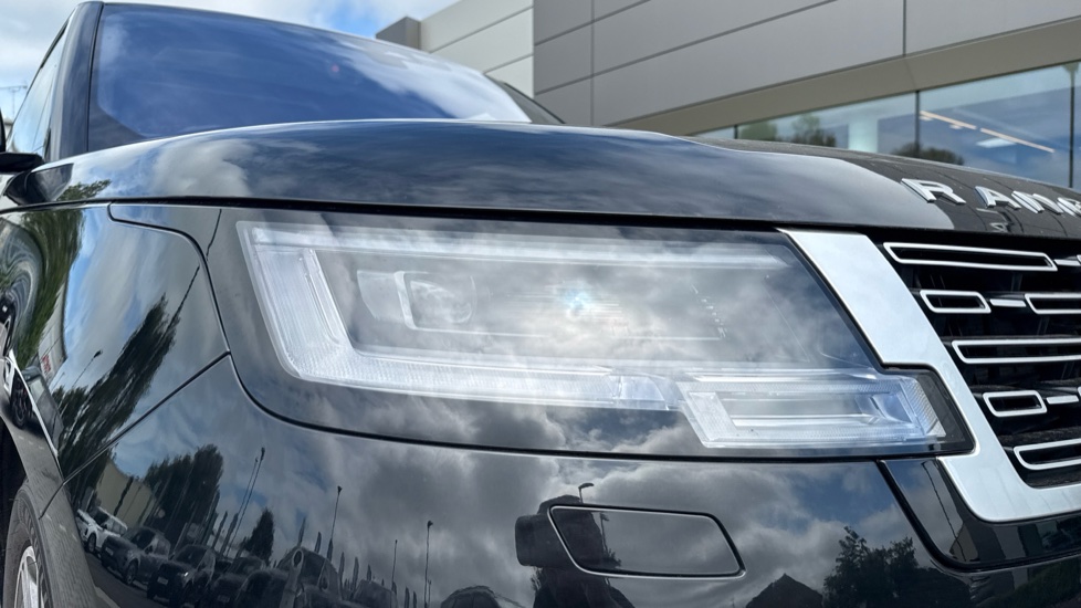 Land Rover Range Rover 3.0 D350 Autobiography 4dr Auto Diesel Estate - Image 17