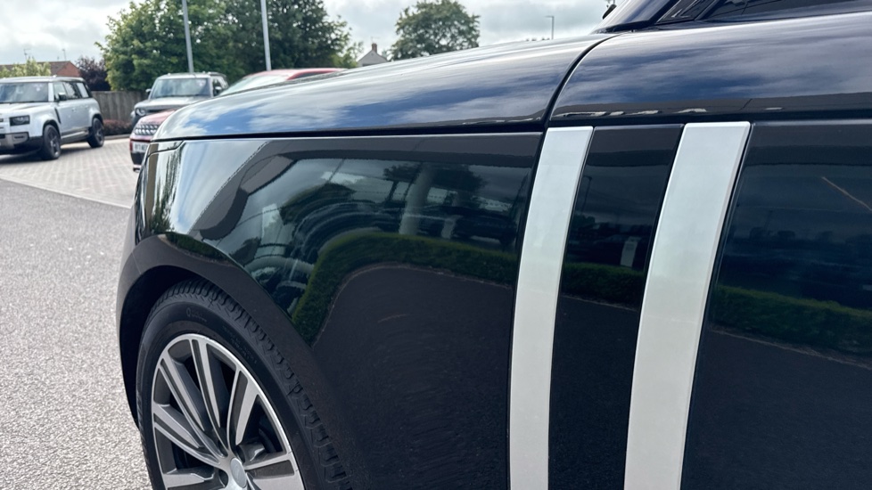 Land Rover Range Rover 3.0 D350 Autobiography 4dr Auto Diesel Estate - Image 20