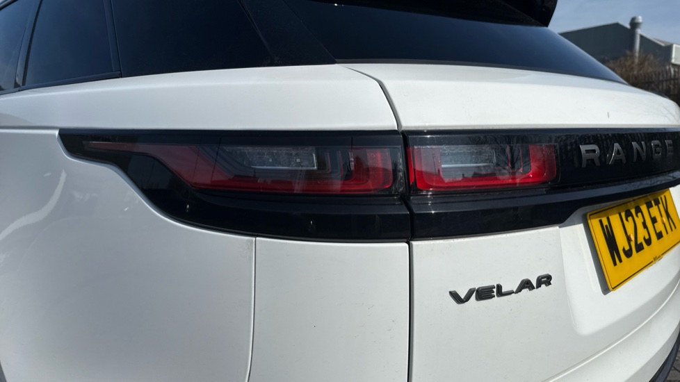 Land Rover Range Rover Velar 2.0 D200 R-Dynamic S 5dr Auto Diesel Estate - Image 19