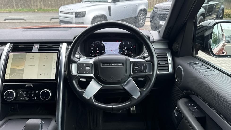 Land Rover Discovery 3.0 D300 R-Dynamic HSE 5dr Auto Diesel Station Wagon - Image 15