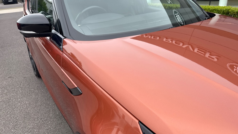 Land Rover Discovery 3.0 D300 R-Dynamic HSE 5dr Auto Diesel Station Wagon - Image 23