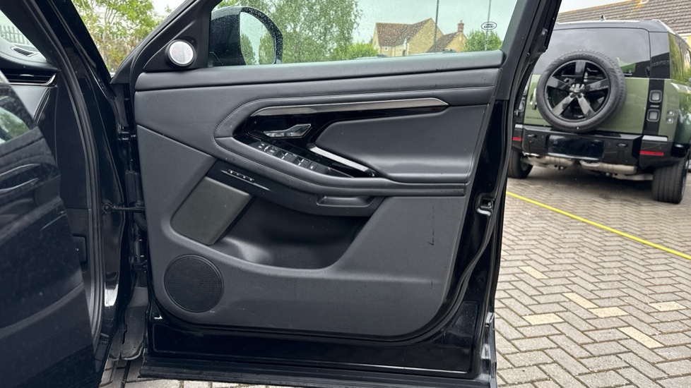 Land Rover Range Rover Evoque 2.0 D200 Autobiography 5dr Auto Diesel Hatchback - Image 29