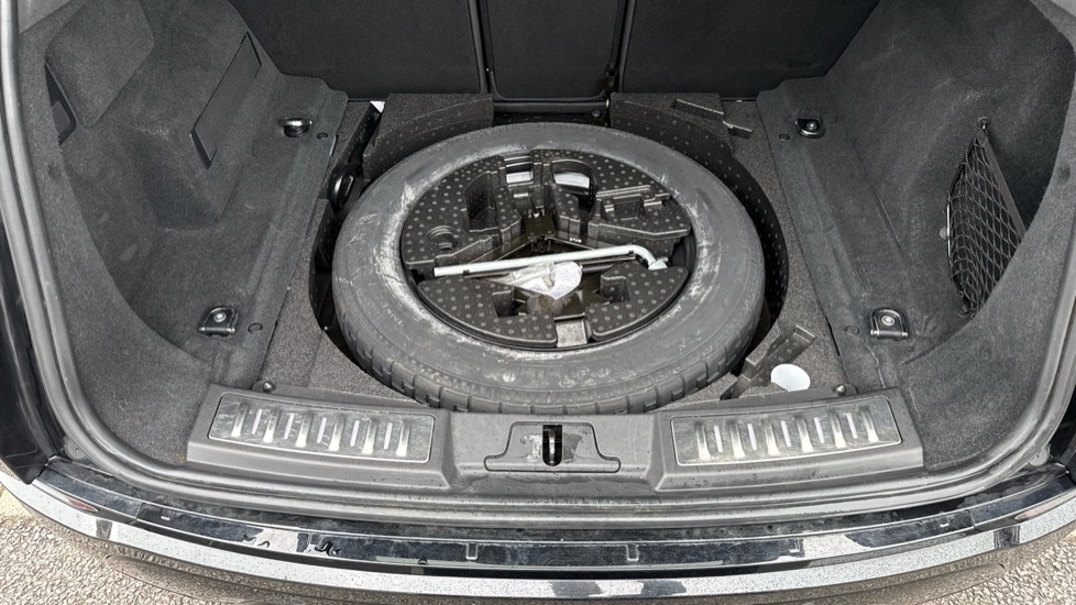 Land Rover Range Rover Evoque 2.0 D200 Autobiography 5dr Auto Diesel Hatchback - Image 35
