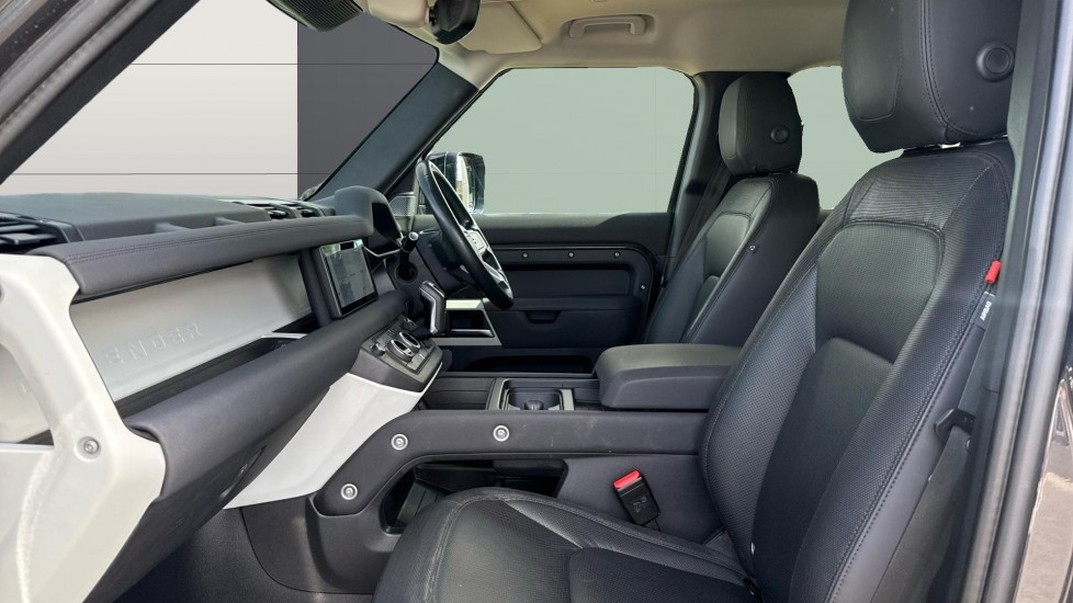 Land Rover Defender 3.0 D250 X-Dynamic SE 110 5dr Auto [7 Seat] Diesel Estate - Image 3