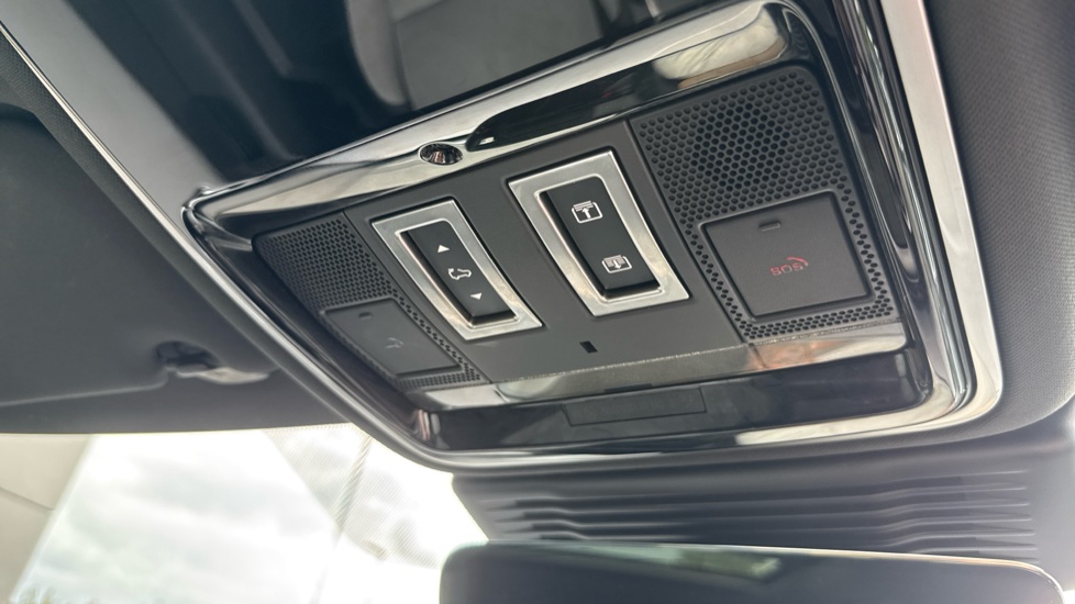 Land Rover Range Rover Velar 2.0 P250 Dynamic HSE 5dr Auto Petrol Estate - Image 35