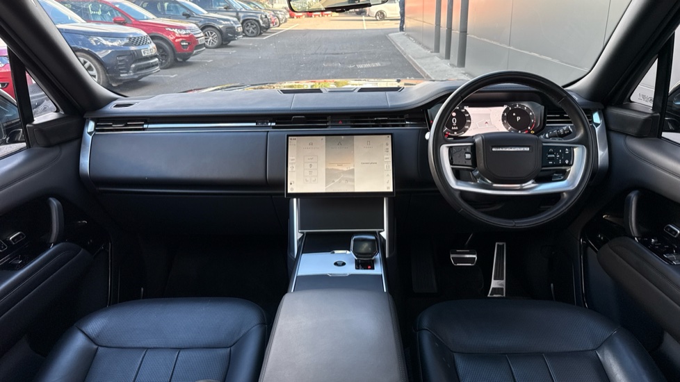 Land Rover Range Rover 4.4 P615 V8 SV 4dr Auto Petrol Estate - Image 9