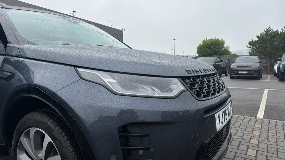 Land Rover Discovery Sport 2.0 D200 Dynamic SE 5dr Auto [5 Seat] Diesel Station Wagon - Image 17