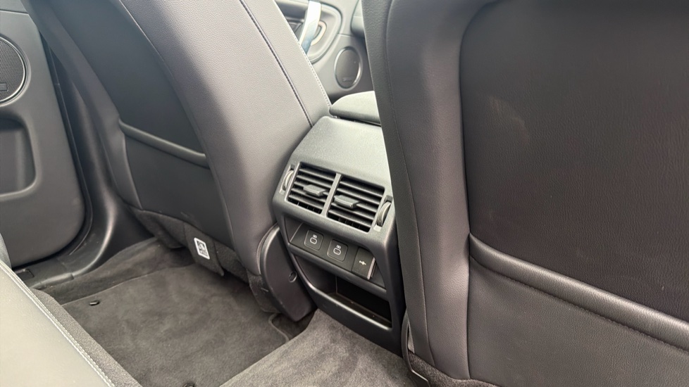 Land Rover Discovery Sport 2.0 D200 Dynamic SE 5dr Auto [5 Seat] Diesel Station Wagon - Image 18