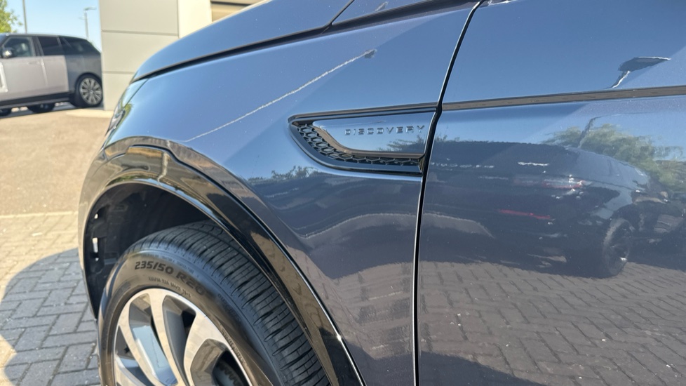 Land Rover Discovery Sport 2.0 D200 Dynamic SE 5dr Auto [5 Seat] Diesel Station Wagon - Image 20