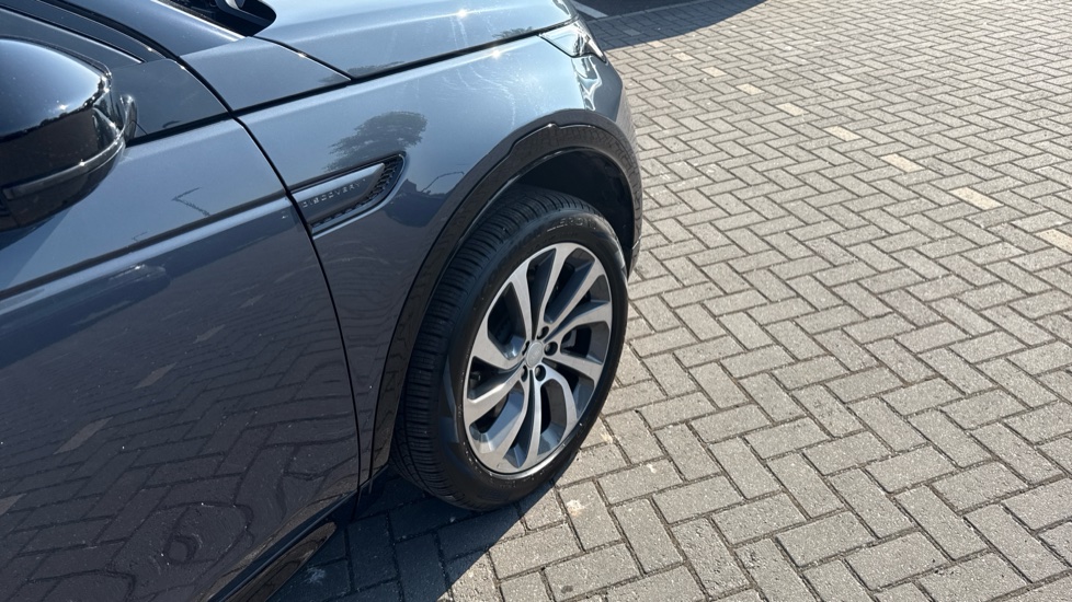 Land Rover Discovery Sport 2.0 D200 Dynamic SE 5dr Auto [5 Seat] Diesel Station Wagon - Image 22