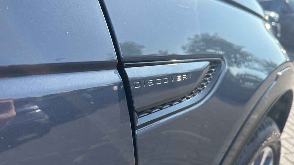 Land Rover Discovery Sport 2.0 D200 Dynamic SE 5dr Auto [5 Seat] Diesel Station Wagon - Image 24