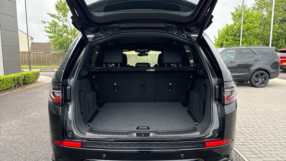 Land Rover Discovery Sport 2.0 D200 Dynamic SE 5dr Auto [5 Seat] Diesel Station Wagon - Image 10