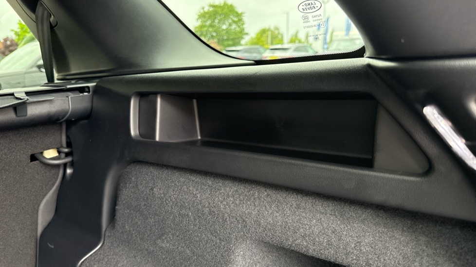 Land Rover Discovery Sport 2.0 D200 Dynamic SE 5dr Auto [5 Seat] Diesel Station Wagon - Image 28