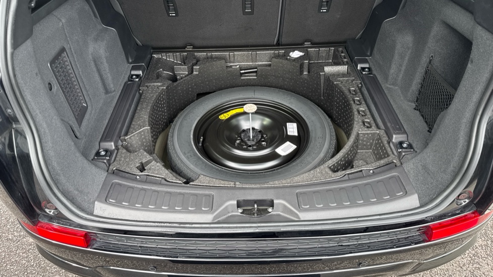 Land Rover Discovery Sport 2.0 D200 Dynamic SE 5dr Auto [5 Seat] Diesel Station Wagon - Image 35