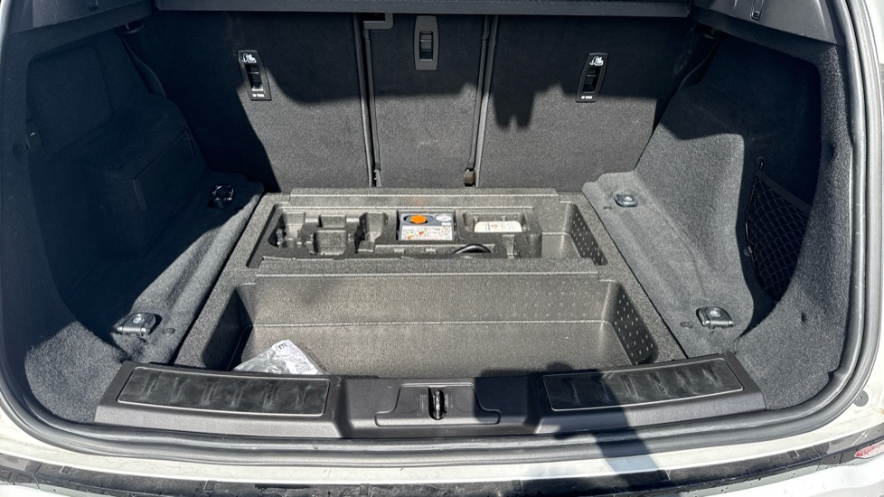Land Rover Range Rover Evoque 2.0 D200 R-Dynamic S 5dr Auto Diesel Hatchback - Image 34
