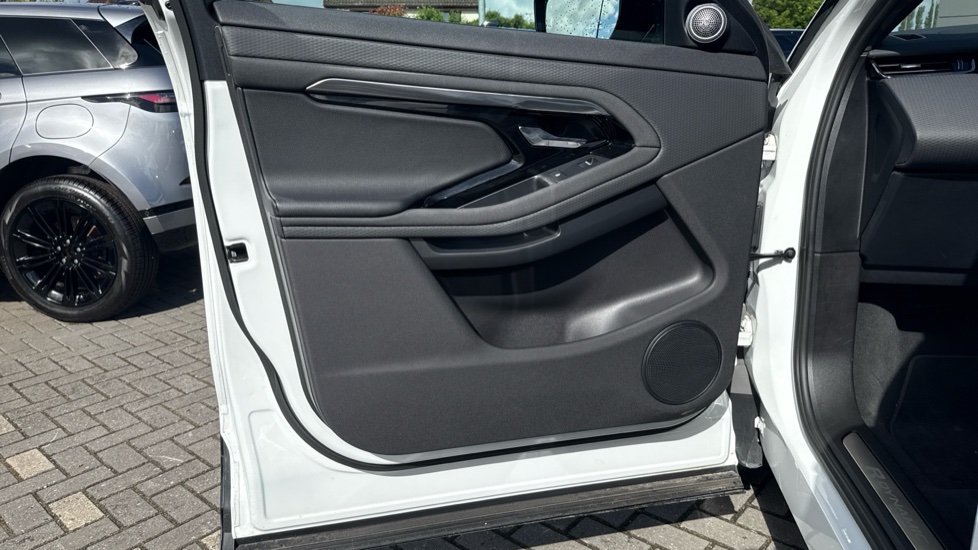 Land Rover Range Rover Evoque 2.0 D200 R-Dynamic S 5dr Auto Diesel Hatchback - Image 36