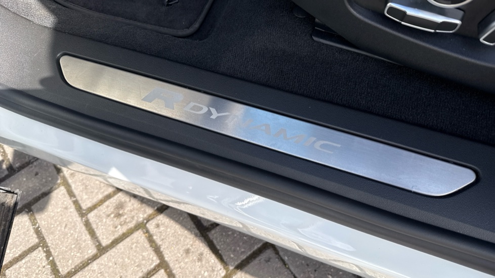 Land Rover Range Rover Evoque 2.0 D200 R-Dynamic S 5dr Auto Diesel Hatchback - Image 37