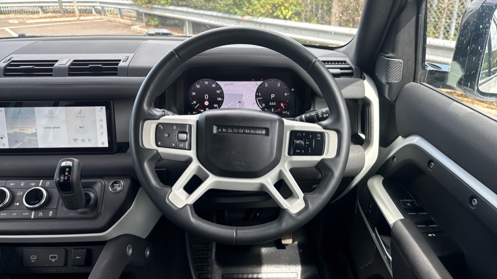Land Rover Defender 3.0 D250 X-Dynamic S 110 5dr Auto Diesel Estate - Image 15
