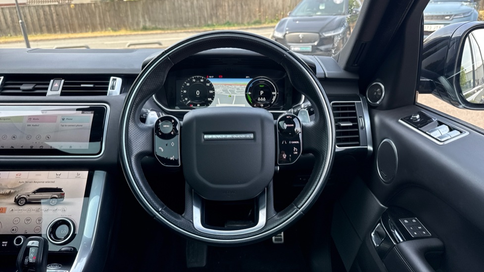 Land Rover Range Rover Sport 2.0 P400e HSE Dynamic Black 5dr Auto Estate - Image 15
