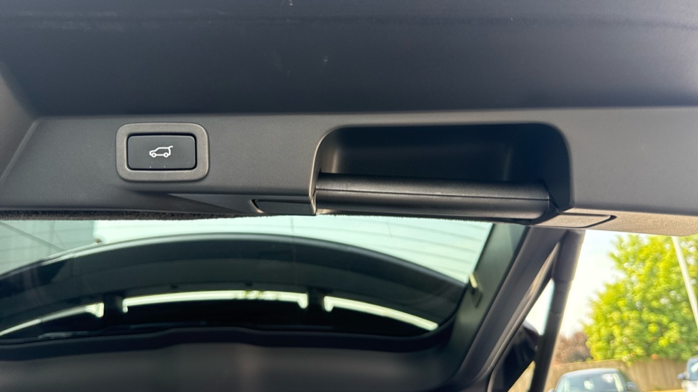 Land Rover Range Rover Sport 2.0 P400e HSE Dynamic Black 5dr Auto Estate - Image 34