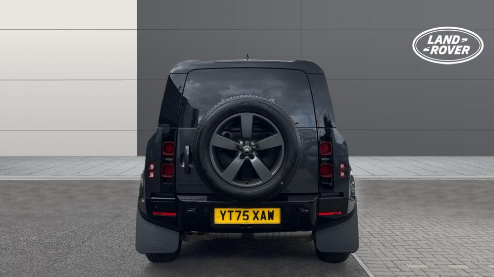 Land Rover Defender 3.0 D250 X-Dynamic HSE 90 3dr Auto Diesel Estate - Image 6
