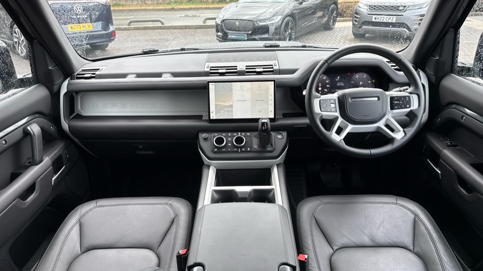 Land Rover Defender 3.0 D250 X-Dynamic HSE 90 3dr Auto Diesel Estate - Image 9