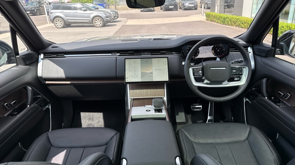 Land Rover Range Rover 3.0 D300 HSE 4dr Auto Diesel Estate - Image 9