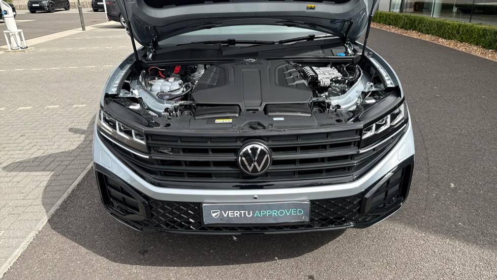 Volkswagen Touareg 3.0 V6 TDI 4Motion 286 Black Edition 5dr Tip Auto Diesel Estate - Image 8