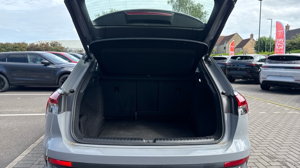 Audi Q4 e-tron 210kW 45 Quattro 82kWh Sport 5dr Auto [Leather] Electric Estate - Image 4