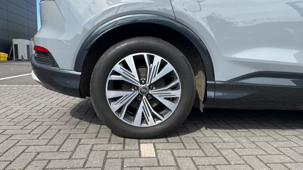 Audi Q4 e-tron 210kW 45 Quattro 82kWh Sport 5dr Auto [Leather] Electric Estate - Image 7