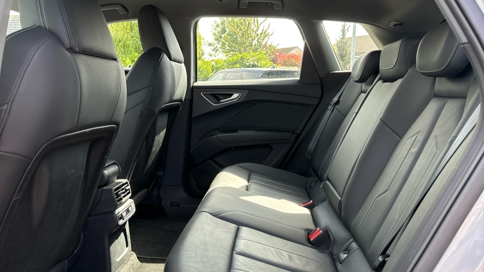 Audi Q4 e-tron 210kW 45 Quattro 82kWh Sport 5dr Auto [Leather] Electric Estate - Image 16