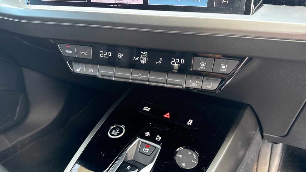 Audi Q4 e-tron 210kW 45 Quattro 82kWh Sport 5dr Auto [Leather] Electric Estate - Image 23