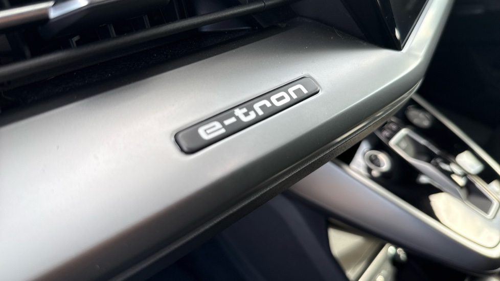 Audi Q4 e-tron 210kW 45 Quattro 82kWh Sport 5dr Auto [Leather] Electric Estate - Image 29