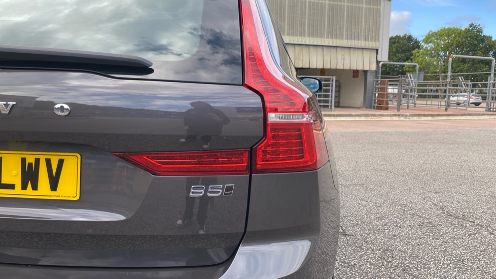 Volvo XC60 2.0 B5P Plus Dark 5dr AWD Geartronic Petrol Estate - Image 43
