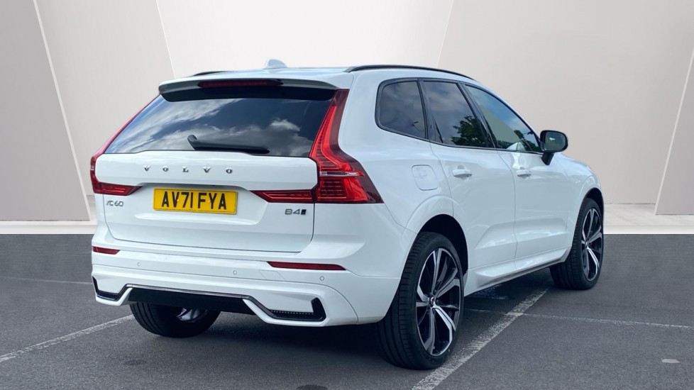 Volvo XC60 2.0 B4D R DESIGN 5dr AWD Geartronic Diesel Estate - Image 2