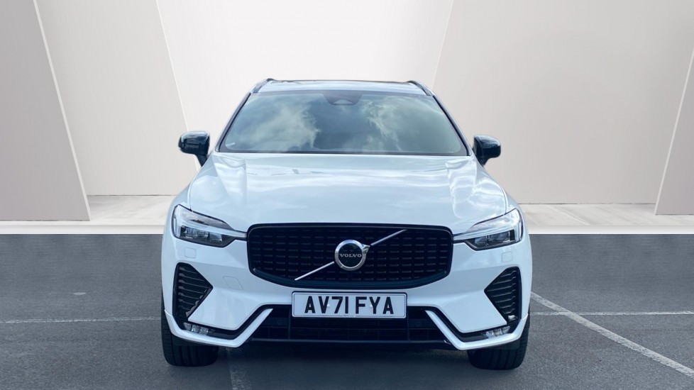 Volvo XC60 2.0 B4D R DESIGN 5dr AWD Geartronic Diesel Estate - Image 9