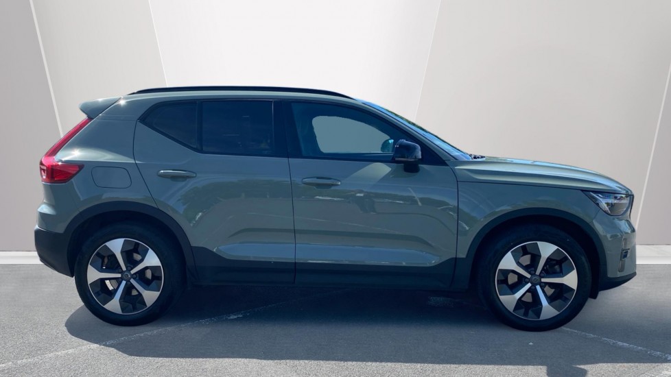 Volvo XC40 2.0 B3P Plus Dark 5dr Auto Petrol Estate - Image 3