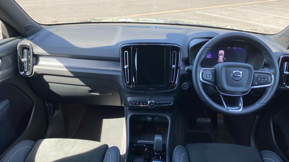 Volvo XC40 2.0 B3P Plus Dark 5dr Auto Petrol Estate - Image 5