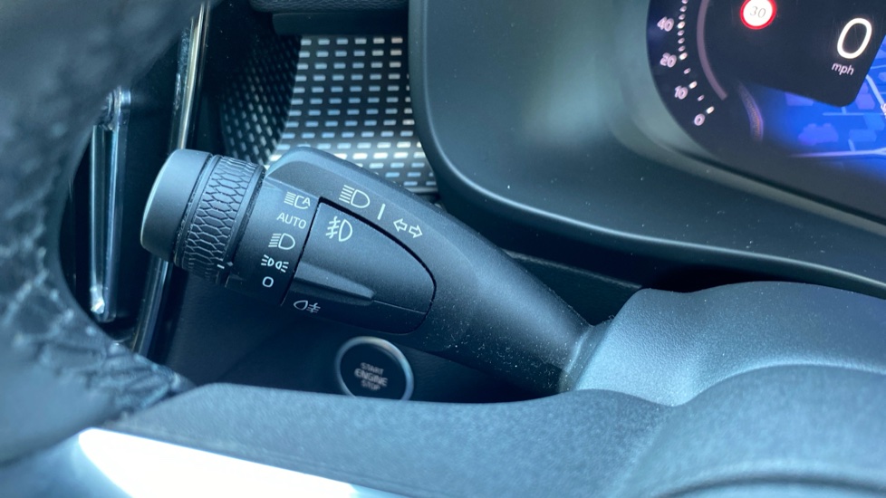 Volvo XC40 2.0 B3P Plus Dark 5dr Auto Petrol Estate - Image 30