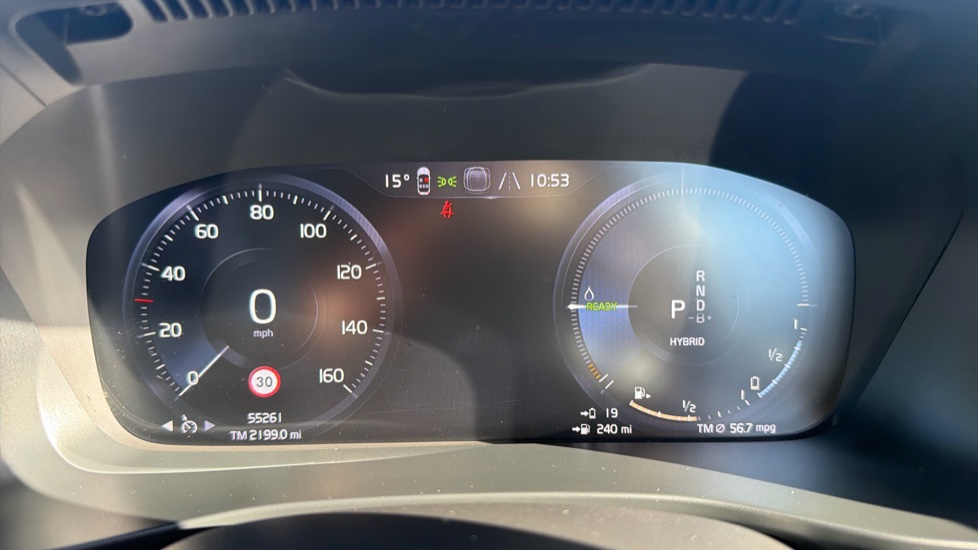 Volvo XC40 1.5 T4 Recharge PHEV Plus Dark 5dr Auto Estate - Image 12