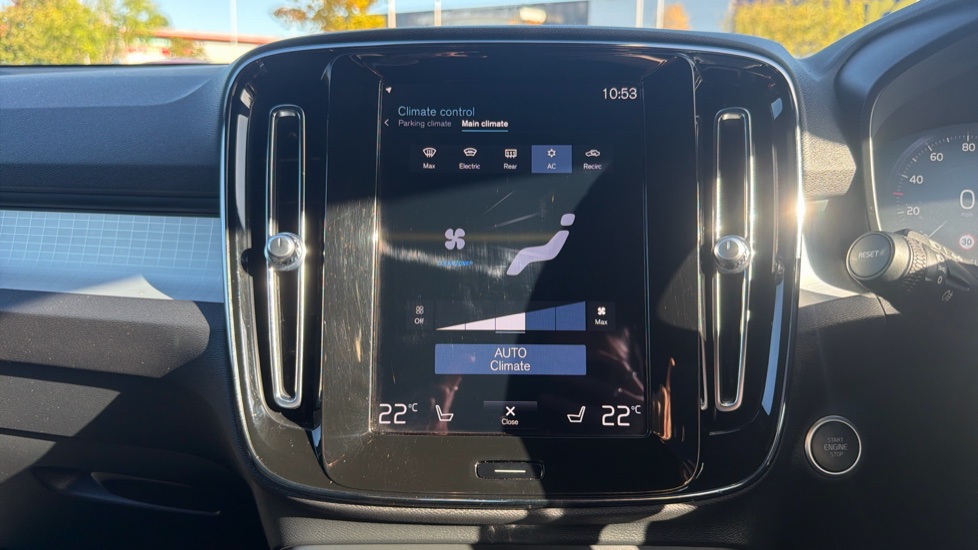 Volvo XC40 1.5 T4 Recharge PHEV Plus Dark 5dr Auto Estate - Image 17