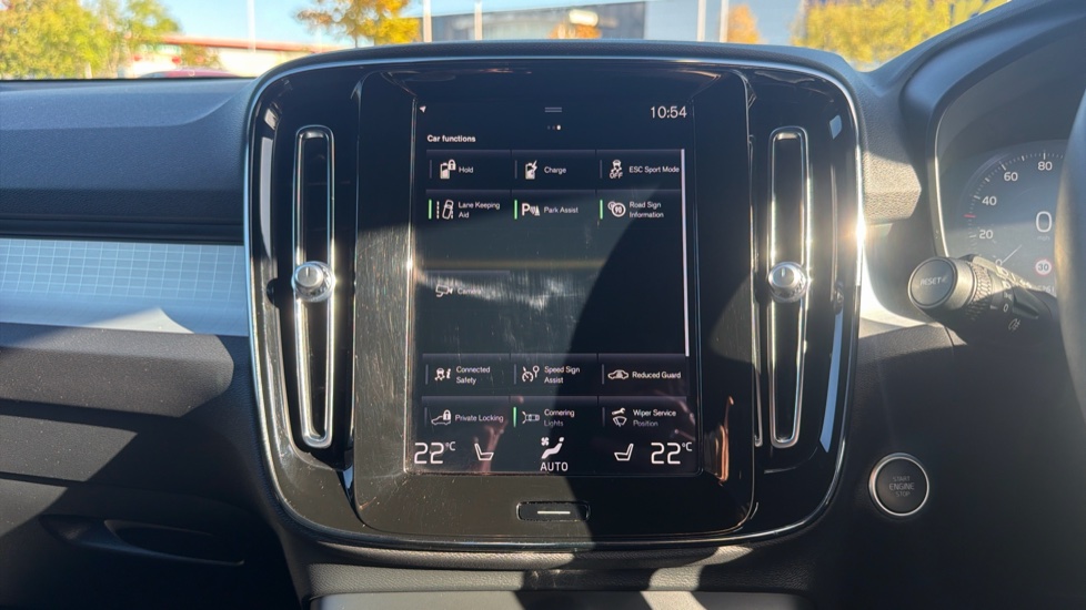 Volvo XC40 1.5 T4 Recharge PHEV Plus Dark 5dr Auto Estate - Image 20