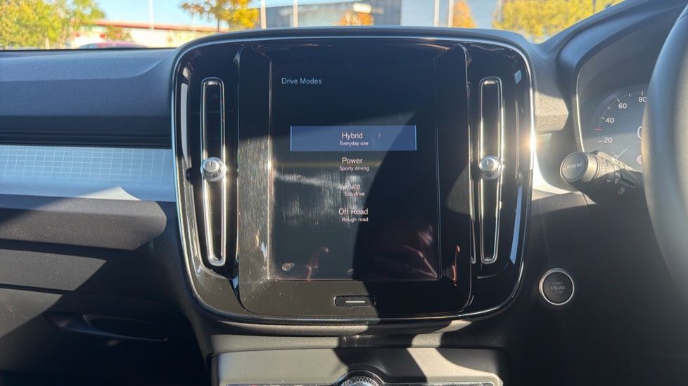 Volvo XC40 1.5 T4 Recharge PHEV Plus Dark 5dr Auto Estate - Image 25