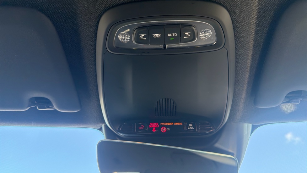 Volvo XC40 1.5 T4 Recharge PHEV Plus Dark 5dr Auto Estate - Image 29