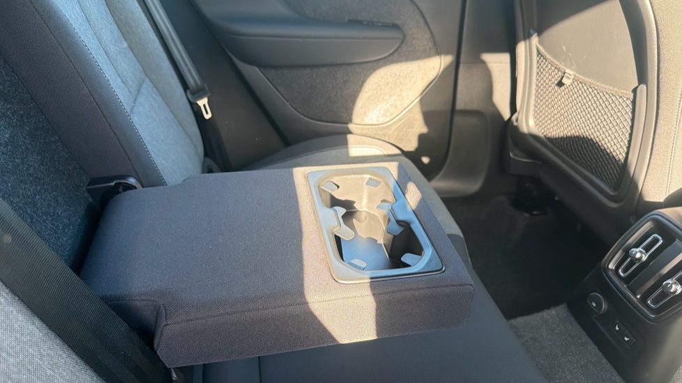 Volvo XC40 1.5 T4 Recharge PHEV Plus Dark 5dr Auto Estate - Image 40