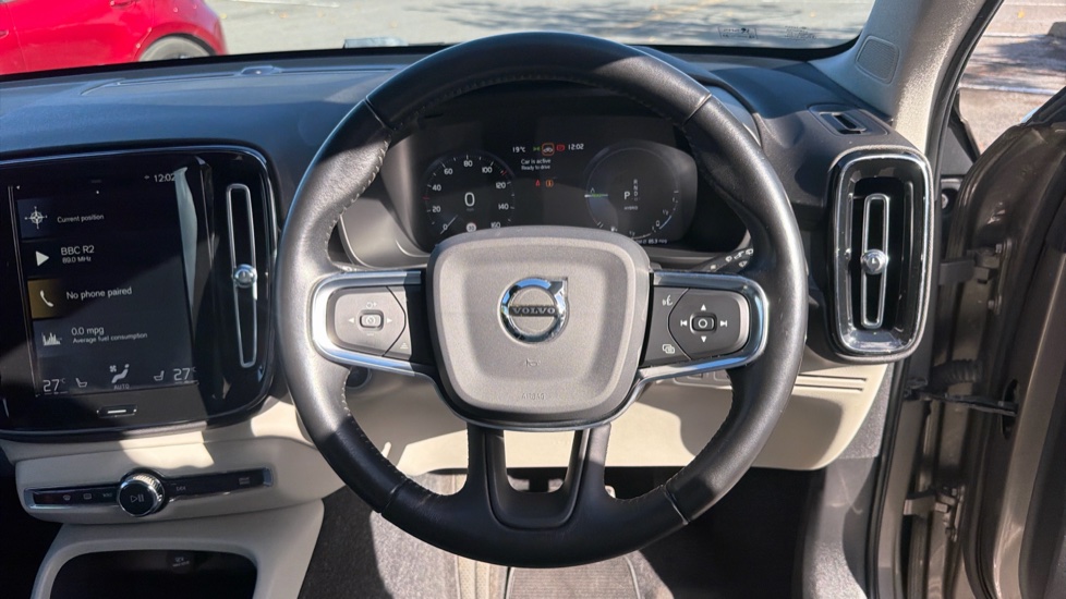 Volvo XC40 1.5 T5 Recharge PHEV Inscription 5dr Auto Estate - Image 11