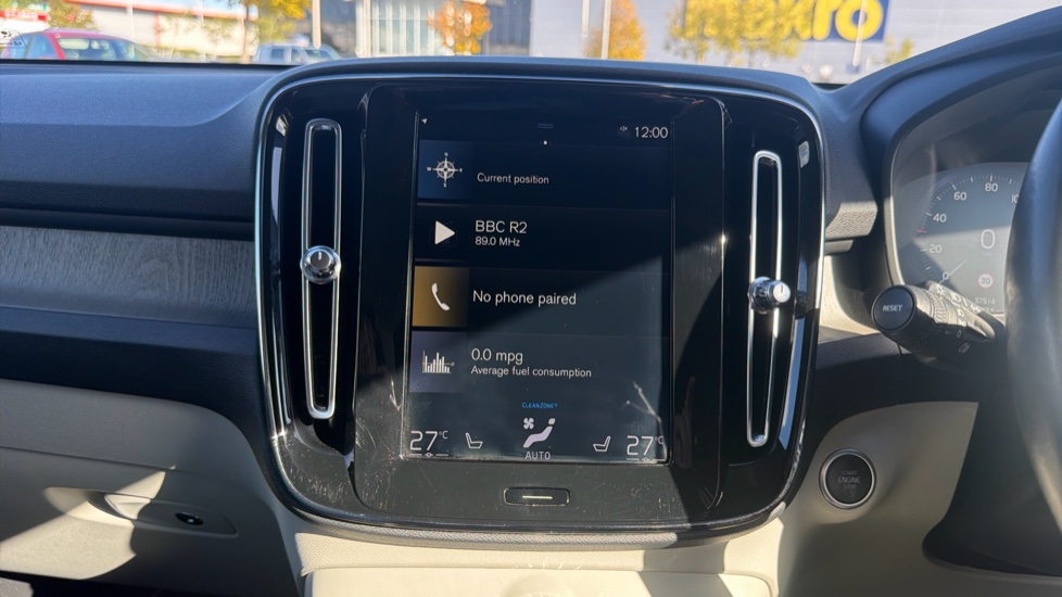 Volvo XC40 1.5 T5 Recharge PHEV Inscription 5dr Auto Estate - Image 13
